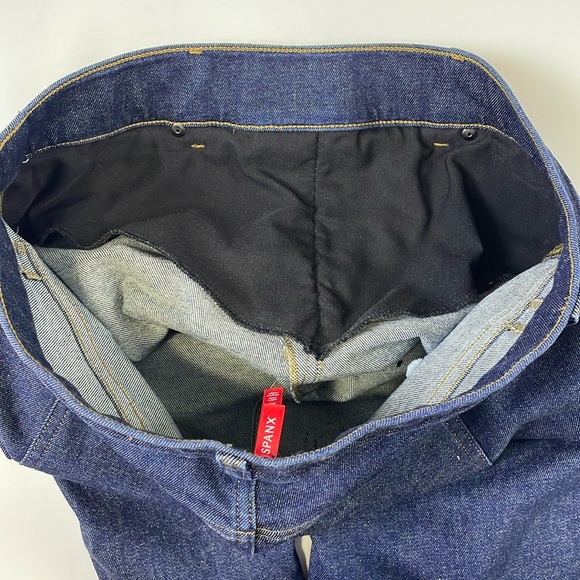 SPANX Cropped Kick Flared Jeans in Raw Indigo Wash Size XL - Picture 8 of 16